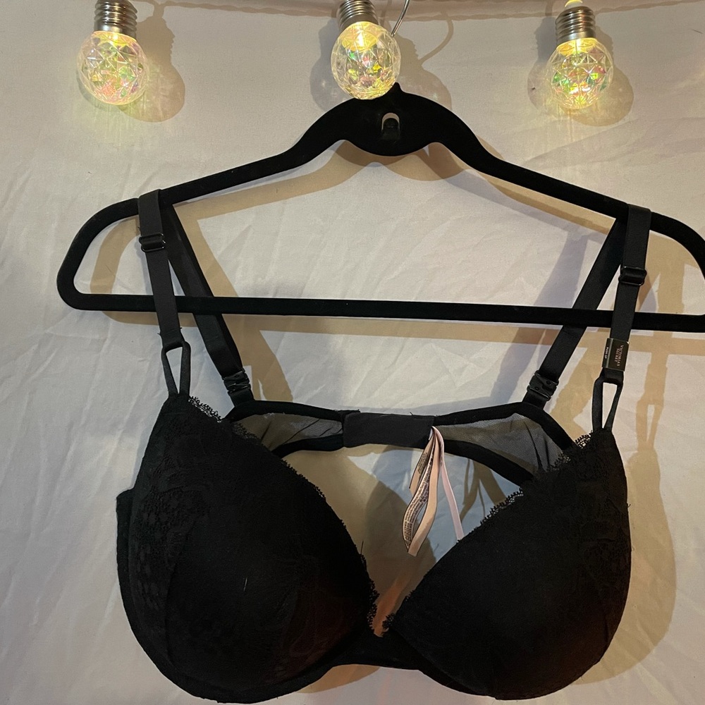 Black Victoria Secret push up bra! 40D